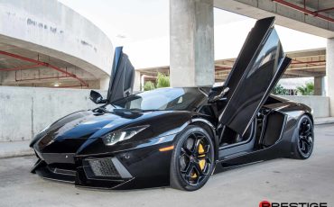 LAMBORGHINI AVENTADOR BLACK